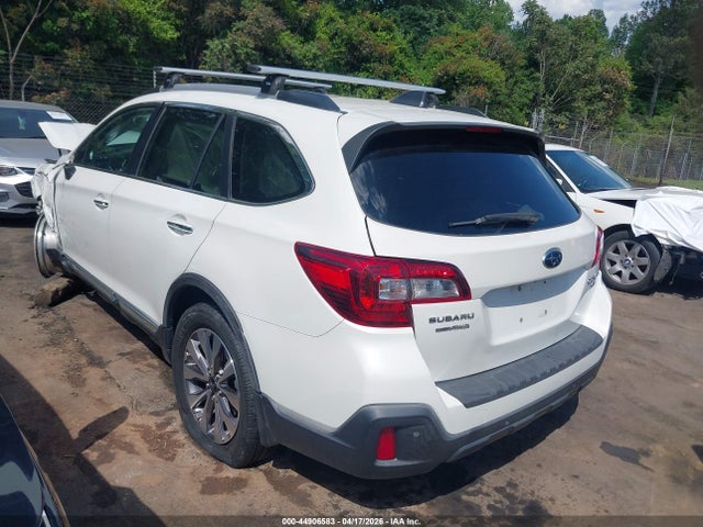 44906583 :رقم المزاد ، 4S4BSETC6J3236086 vin ، 2018 Subaru Outback 3.6r Touring مزاد بيع