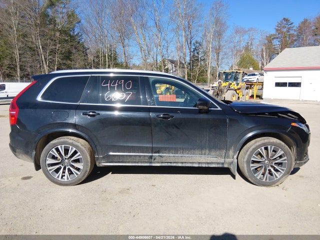 44906607 :رقم المزاد ، YV4A22PK9N1777597 vin ، 2022 Volvo Xc90 T6 Momentum 7 Passenger مزاد بيع