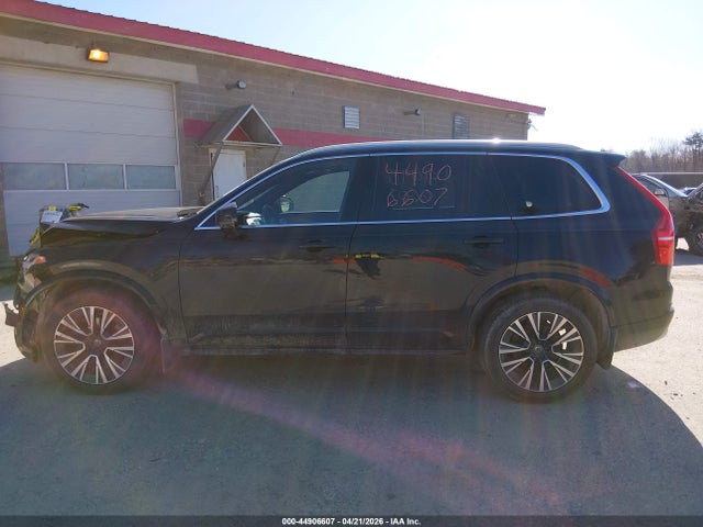 44906607 :رقم المزاد ، YV4A22PK9N1777597 vin ، 2022 Volvo Xc90 T6 Momentum 7 Passenger مزاد بيع