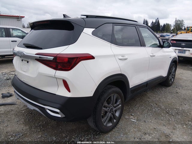44906638 :رقم المزاد ، KNDEUCAA9N7296248 vin ، 2022 Kia Seltos S مزاد بيع