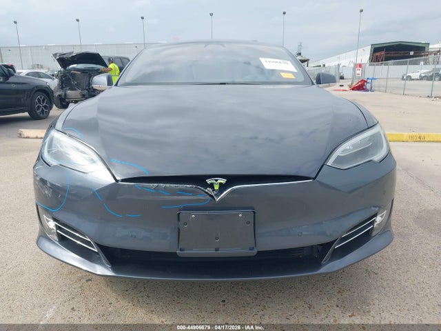 Продажа на аукционе авто 2017 Tesla Model S 60/75, vin: 5YJSA1E10HF202699, номер лота: 44906679