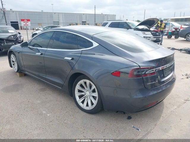 Продажа на аукционе авто 2017 Tesla Model S 60/75, vin: 5YJSA1E10HF202699, номер лота: 44906679