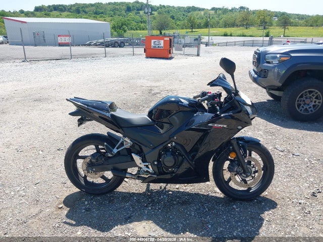 44906722 :رقم المزاد ، MLHNC5159F5100305 vin ، 2015 Honda Cbr300 Ra مزاد بيع