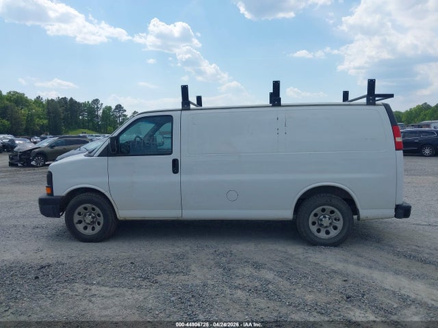 1GCSGAFX4E1110159 Chevrolet Express 1500 Work Van
