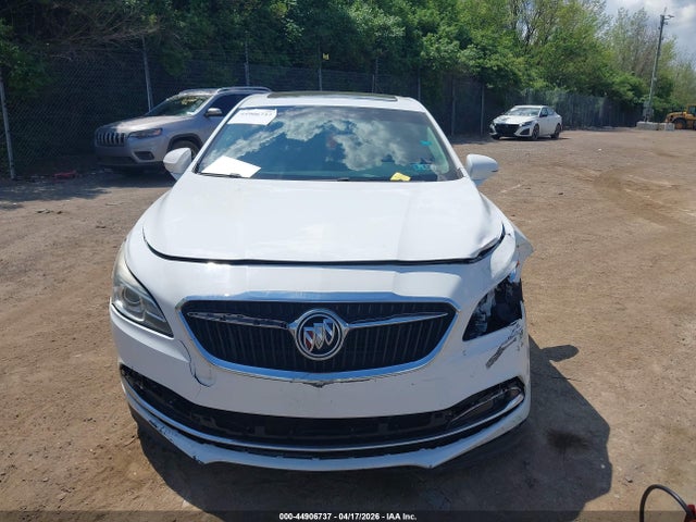 2018 Buick Lacrosse Essence მანქანა იყიდება აუქციონზე, vin: 1G4ZP5SS4JU144302, აუქციონის ნომერი: 44906737
