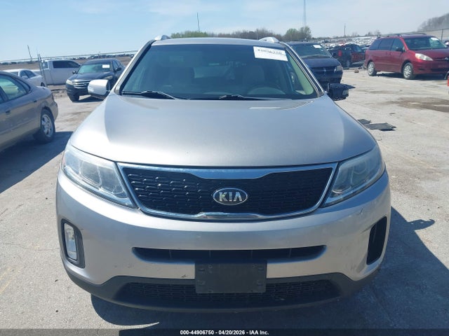 Продаж на аукціоні авто 2015 Kia Sorento Lx, vin: 5XYKTCA68FG571999, номер лоту: 44906750