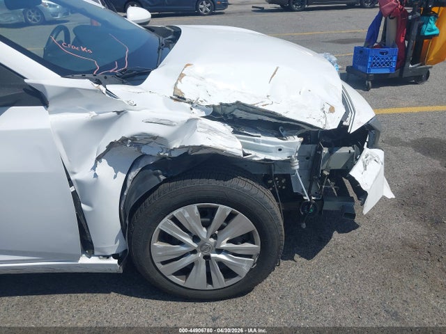 3N1AB8BV4NY286781 Nissan Sentra S Xtronic Cvt