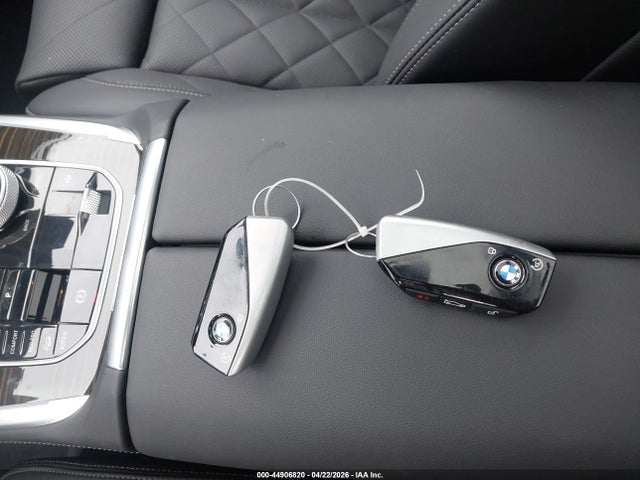 2025 BMW X7 5UX23EM04S9Z58367 Photo 10