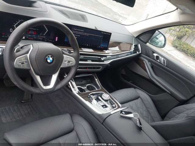 2025 BMW X7 5UX23EM04S9Z58367 Photo 4
