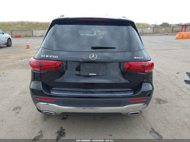 W1N4M4HB3LW032129 Mercedes-Benz Glb 250 4matic