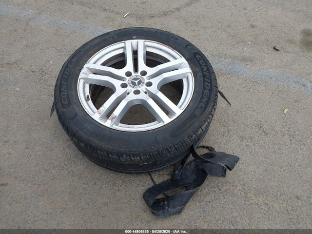 W1N4M4HB3LW032129 Mercedes-Benz Glb 250 4matic
