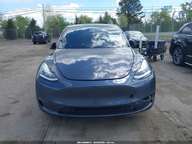 44906874 :رقم المزاد ، 7SAYGDEE9NF422550 vin ، 2022 Tesla Model Y Long Range Dual Motor All-wheel Drive مزاد بيع