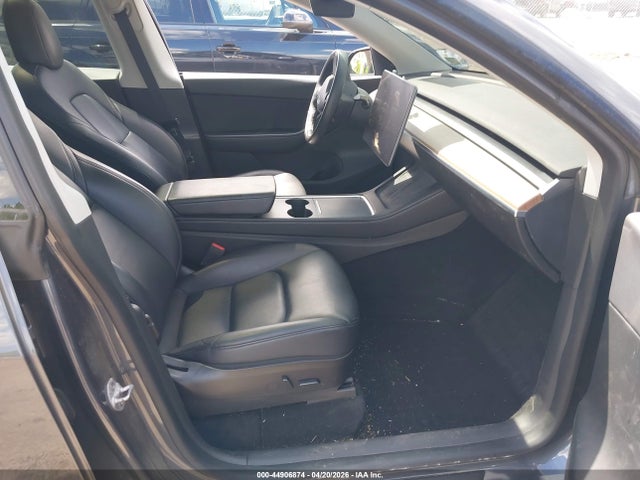 44906874 :رقم المزاد ، 7SAYGDEE9NF422550 vin ، 2022 Tesla Model Y Long Range Dual Motor All-wheel Drive مزاد بيع