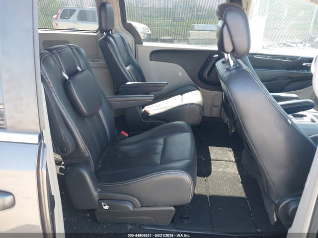 2C4RC1BG9FR718028 Chrysler Town &amp; Country Touring