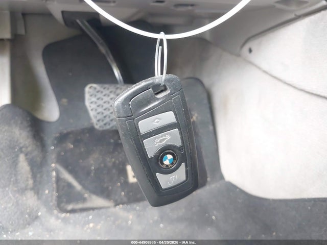 2011 Bmw 535i მანქანა იყიდება აუქციონზე, vin: WBAFR7C55BC800856, აუქციონის ნომერი: 44906935