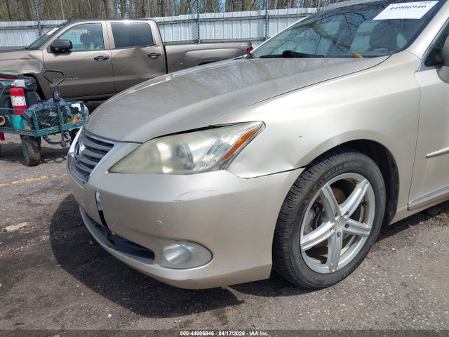 44906946 :رقم المزاد ، JTHBK1EG8B2457031 vin ، 2011 Lexus Es 350 مزاد بيع