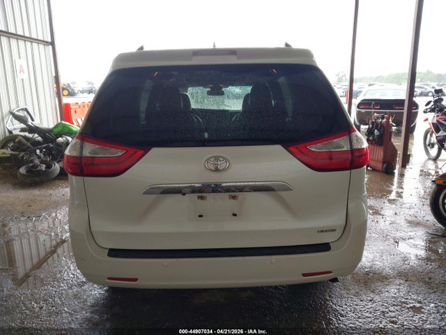 44907034 :رقم المزاد ، 5TDYK3DC3FS543383 vin ، 2015 Toyota Sienna Limited Premium 7 Passenger مزاد بيع