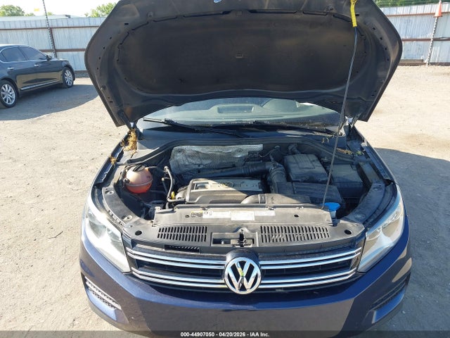 Aukcja sprzedaży 2016 Volkswagen Tiguan S, vin: WVGAV7AX8GW600679, numer aukcji: 44907050