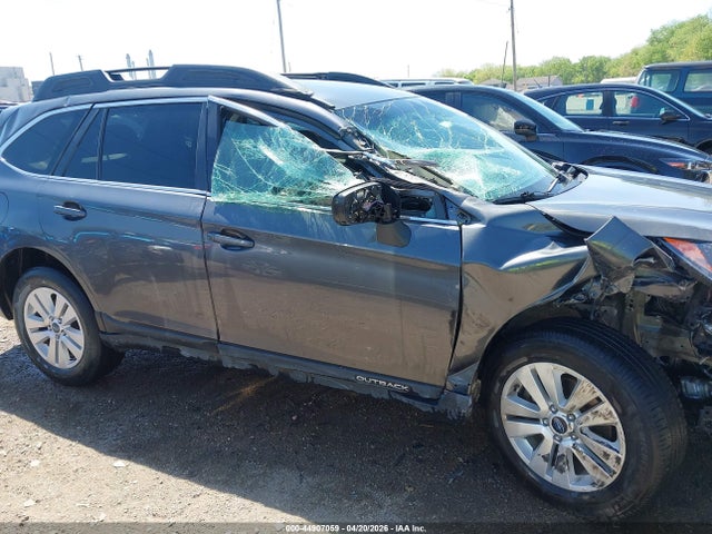 2018 Subaru Outback 2.5i Premium მანქანა იყიდება აუქციონზე, vin: 4S4BSACC9J3273853, აუქციონის ნომერი: 44907059