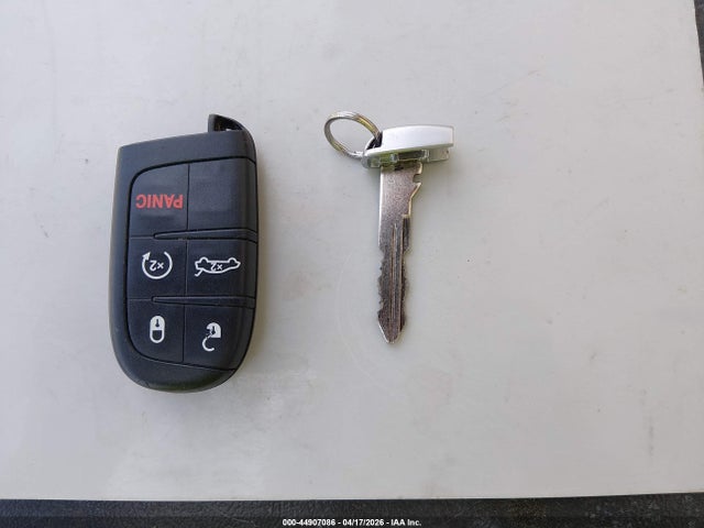 Продаж на аукціоні авто 2015 Chrysler 200 C, vin: 1C3CCCCB3FN544804, номер лоту: 44907086