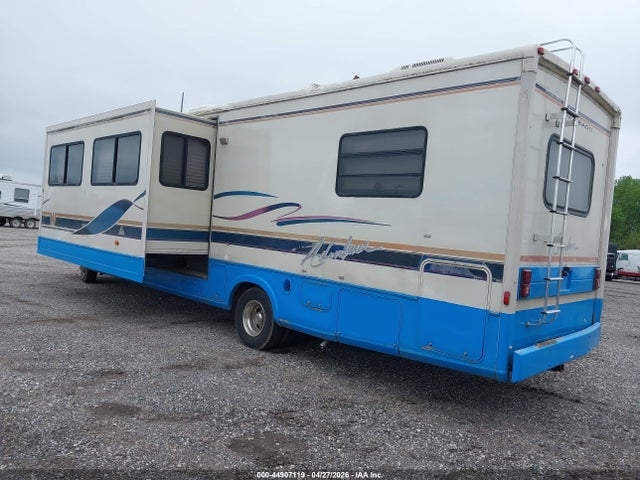 44907119 :رقم المزاد ، 3FCMF53G6SJA17103 vin ، 1995 Ford F530 Super Duty مزاد بيع