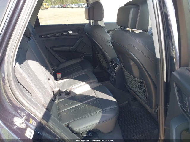 WA1CNAFY4J2234319 Audi Q5 2.0t Premium/2.0t Tech Premium