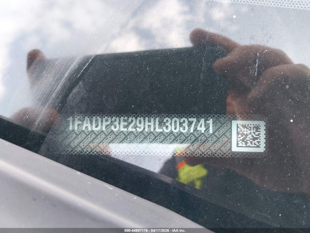 Ford FOCUS S 2017 1FADP3E29HL303741 Image 9