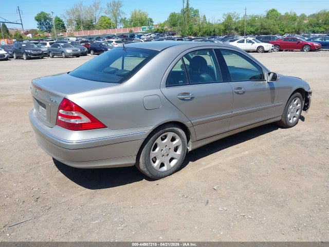 Продаж на аукціоні авто 2005 Mercedes-benz C 240 Luxury 4matic, vin: WDBRF81J75F589711, номер лоту: 44907215