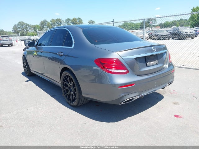 2017 MERCEDES-BENZ E 300 WDDZF4JBXHA061378 Photo 2