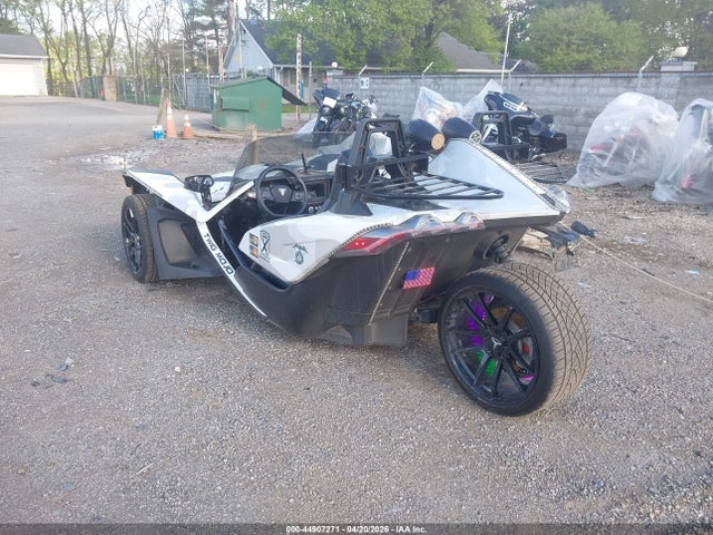 57XAASHD8P8154351 Polaris Slingshot