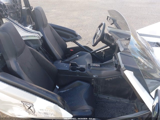 57XAASHD8P8154351 Polaris Slingshot