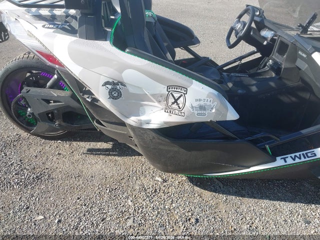 57XAASHD8P8154351 Polaris Slingshot