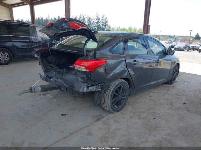 Ford FOCUS SE 2017 1FADP3FE1HL254026 Image 4