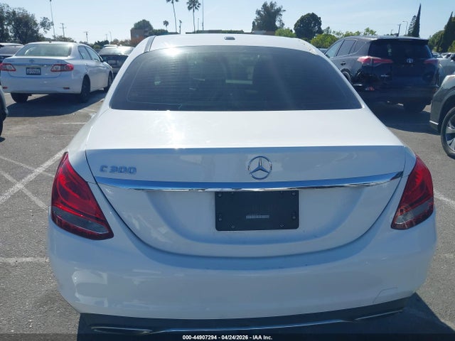Mercedes-Benz C 300 2018 55SWF4JBXJU281144 Image 17