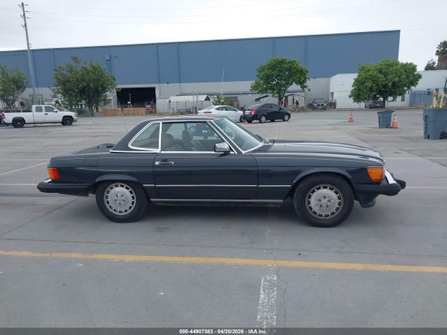 1986 Mercedes-benz 560 Sl მანქანა იყიდება აუქციონზე, vin: WDBBA48D1GA050221, აუქციონის ნომერი: 44907383