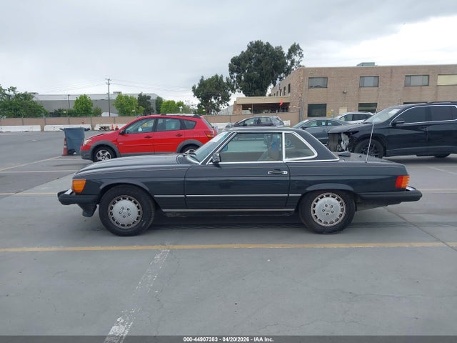 1986 Mercedes-benz 560 Sl მანქანა იყიდება აუქციონზე, vin: WDBBA48D1GA050221, აუქციონის ნომერი: 44907383