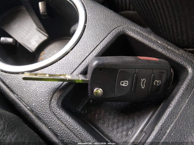 44907397 :رقم المزاد ، 3VWJP7AT8CM619008 vin ، 2012 Volkswagen Beetle 2.5l مزاد بيع