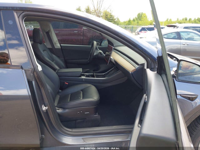 Продаж на аукціоні авто 2021 Tesla Model Y Standard Range Rear-wheel Drive, vin: 5YJYGDED0MF107395, номер лоту: 44907424
