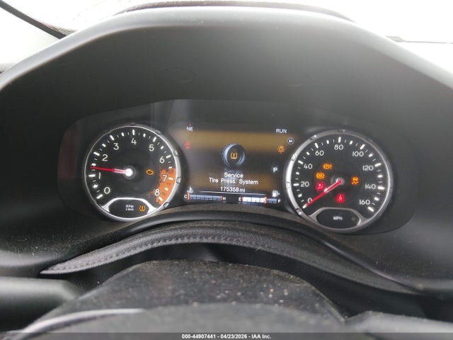 Продажа на аукционе авто 2017 Jeep Renegade Limited Fwd, vin: ZACCJADB7HPF01033, номер лота: 44907441