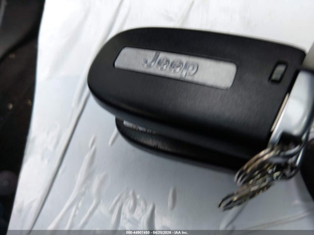 1C4RJEAG0JC168136 Jeep Grand Cherokee Altitude 4x2