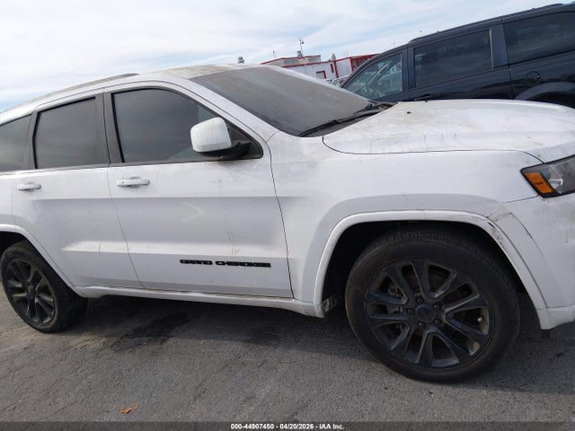 1C4RJEAG0JC168136 Jeep Grand Cherokee Altitude 4x2