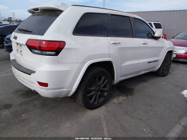 1C4RJEAG0JC168136 Jeep Grand Cherokee Altitude 4x2
