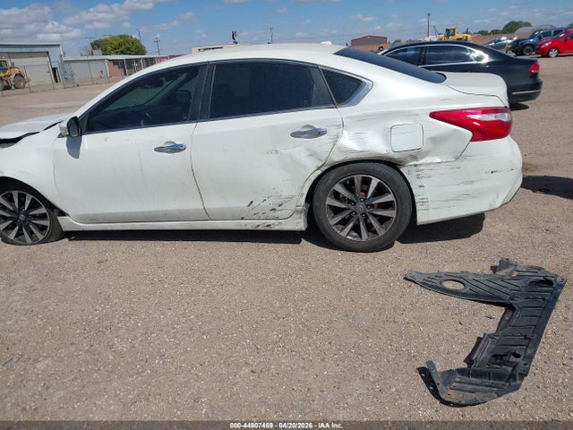 2017 Nissan Altima 2.5 Sl მანქანა იყიდება აუქციონზე, vin: 1N4AL3AP4HC156602, აუქციონის ნომერი: 44907459