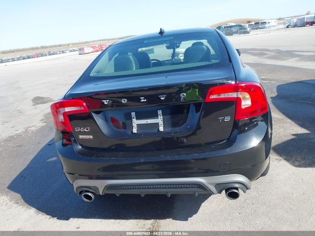 2017 Volvo S60 T5 Dynamic მანქანა იყიდება აუქციონზე, vin: YV126MFL6H2422316, აუქციონის ნომერი: 44907483