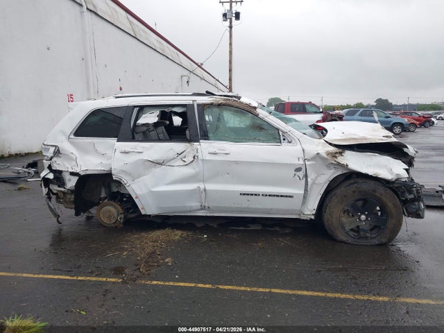 1C4RJFBT7JC250897 Jeep Grand Cherokee Sterling Edition 4x4