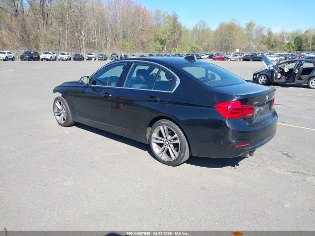 2017 Bmw 330i Xdrive მანქანა იყიდება აუქციონზე, vin: WBA8D9G57HNU60779, აუქციონის ნომერი: 44907536