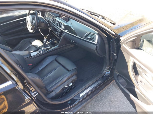 2017 Bmw 330i Xdrive მანქანა იყიდება აუქციონზე, vin: WBA8D9G57HNU60779, აუქციონის ნომერი: 44907536