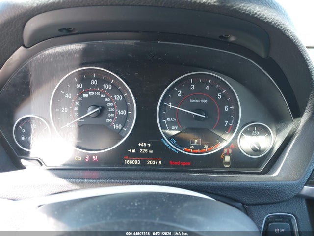 2017 Bmw 330i Xdrive მანქანა იყიდება აუქციონზე, vin: WBA8D9G57HNU60779, აუქციონის ნომერი: 44907536