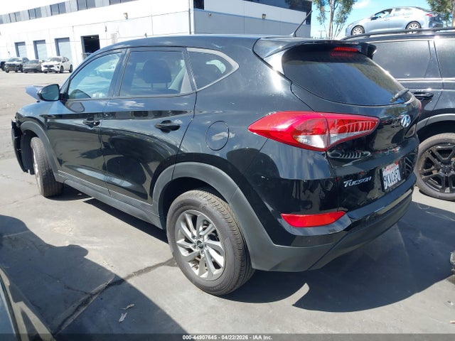 Hyundai TUCSON SE 2018 KM8J23A45JU767608 Image 3
