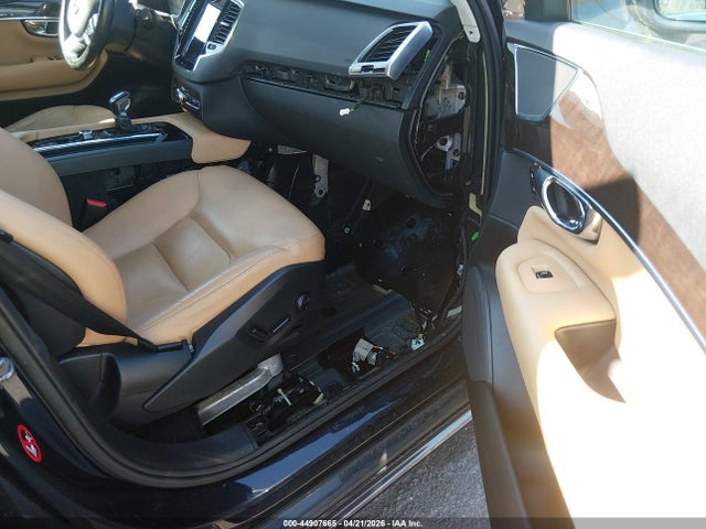 44907665 :رقم المزاد ، YV4A22PK8G1039275 vin ، 2016 Volvo Xc90 T6 Momentum مزاد بيع
